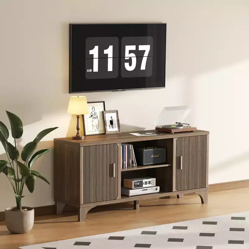 Meuble TV Mid-Century Modern pour téléviseurs de 32 à 65 pouces avec portes cannelées
