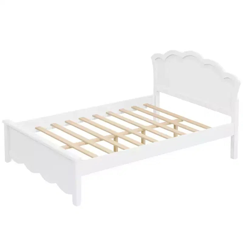 Lit plateforme moderne en bois avec tête de lit